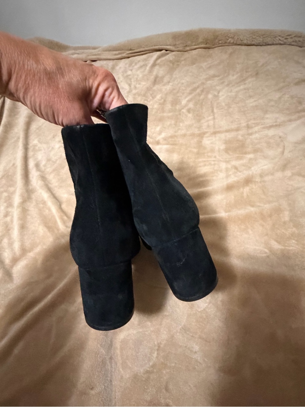 Marc Fisher LTD Alfie Block Heel Black Women’s Pointed-Toe Suede Ankle Boots 7.5 - Picture 2 of 7